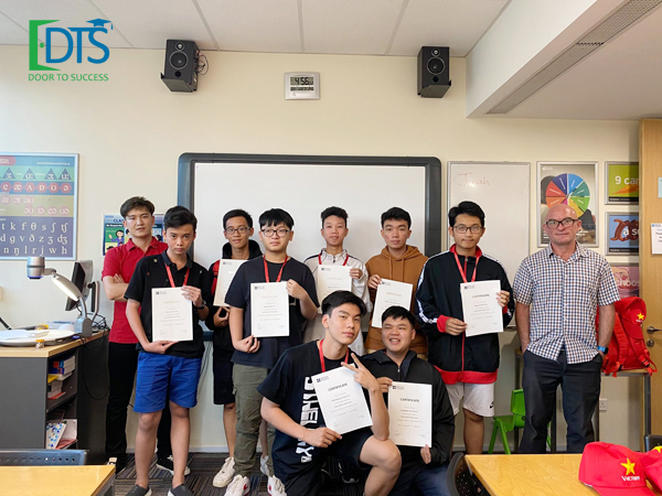 Học sinh có thể chọn chương trình học tiếng Anh phù hợp khi du học hè Singapore